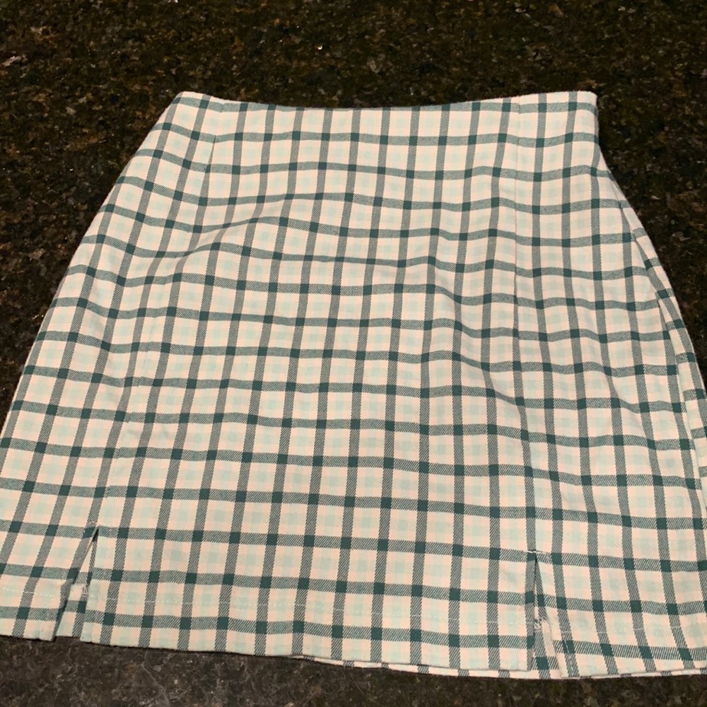 Eyeshadow plaid skirt